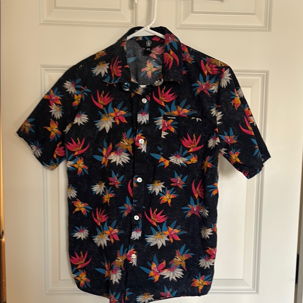 Volcom Boy’s Floral Black Tropical Shirt